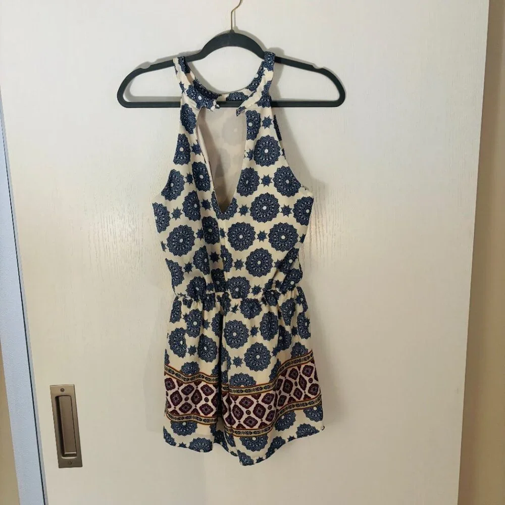 Patterned Racerback Romper - Picture 3 of 7